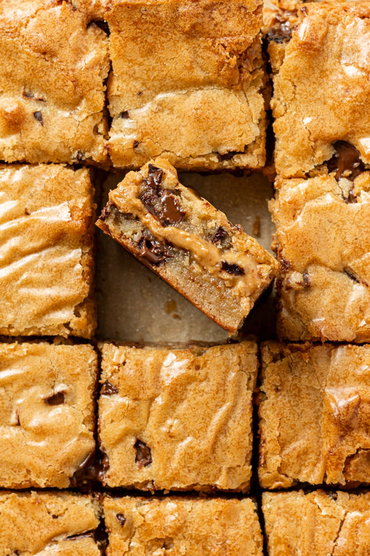Ultimate Peanut Butter Flavor Extract Blondies — Gooey Nutty Blondie Squares