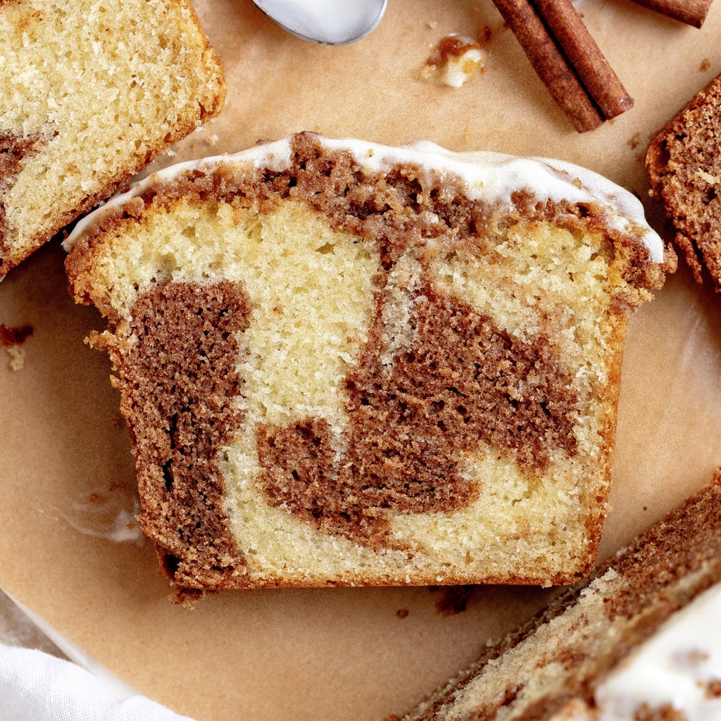 Ultimate Cinnamon Swirl Loaf Cake with Streusel Crumble – Moist & Irresistible