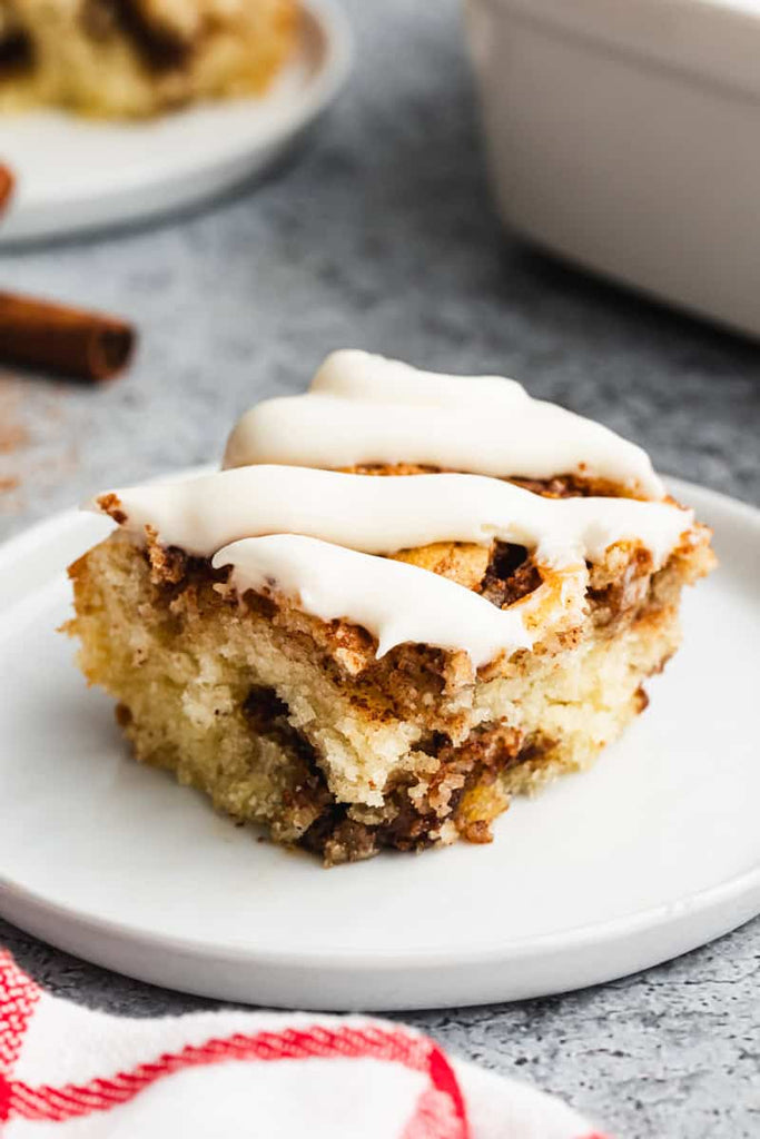 Ultimate Cinnamon Extract‑Infused Cinnamon Roll Cake – Warm, Moist & Heavenly