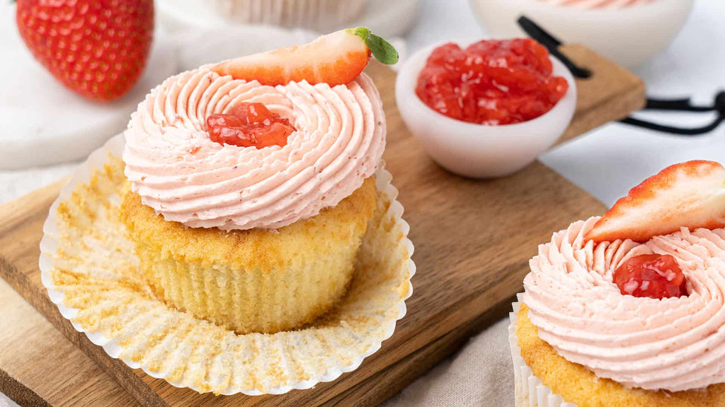 Intense Strawberry Oil-Soluble Extract Cupcakes with Strawberry Buttercream